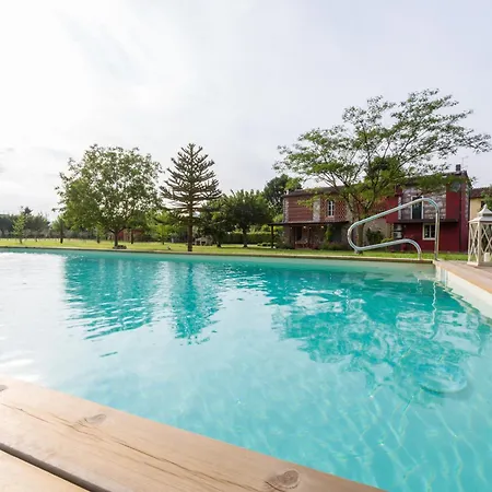 Βίλα In With Pool *